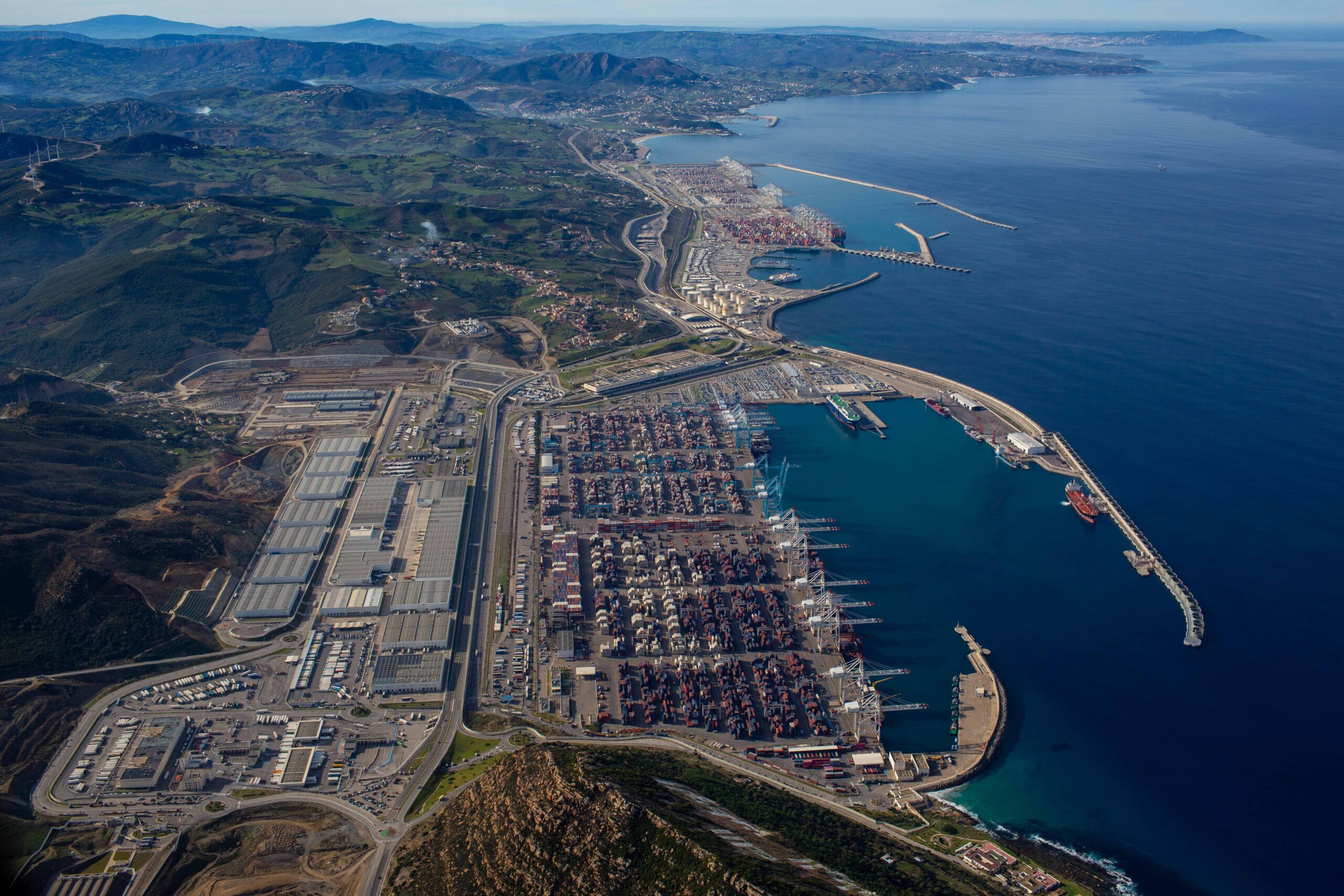 CONSTRUCTION DU NOUVEAU PORT TANGER MED 2