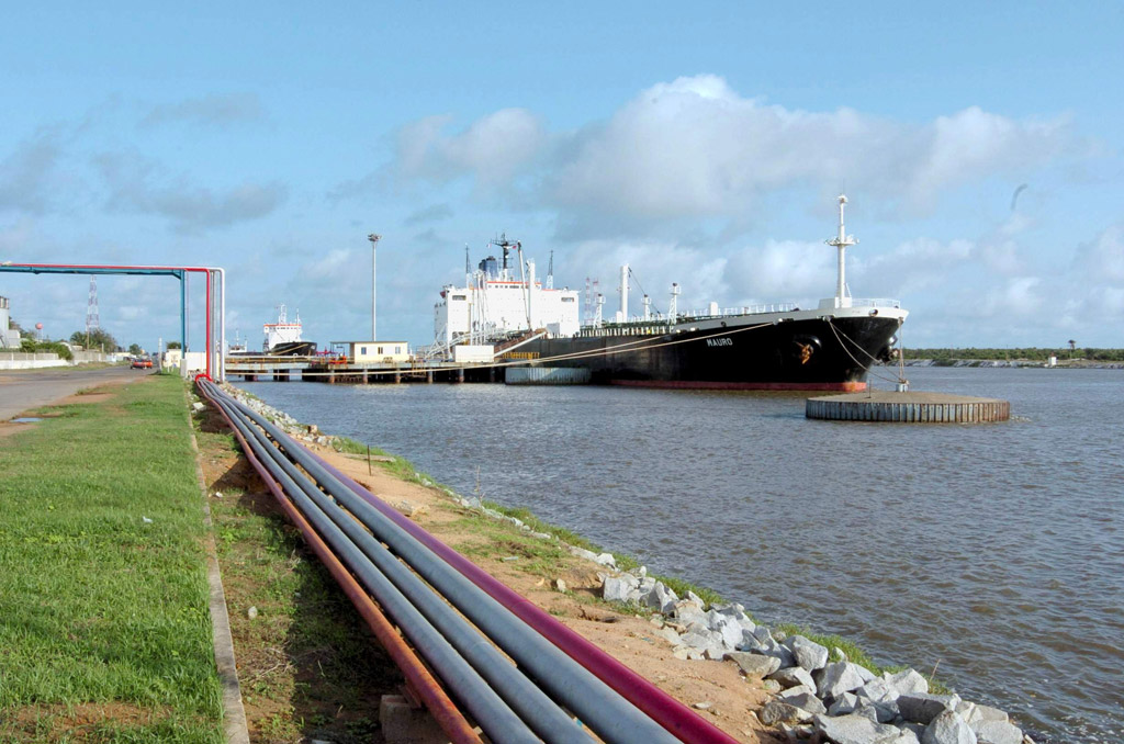 POSTE PÉTROLIER AU PORT AUTONOME D’ABIDJAN